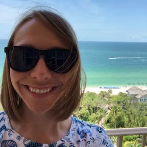 Meet your Posher, Laura